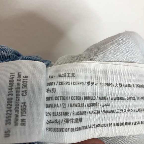 Hollister Curvy High Rise Ripped Mom Jeans Blue Denim Size 28 Short - Picture 15 of 16